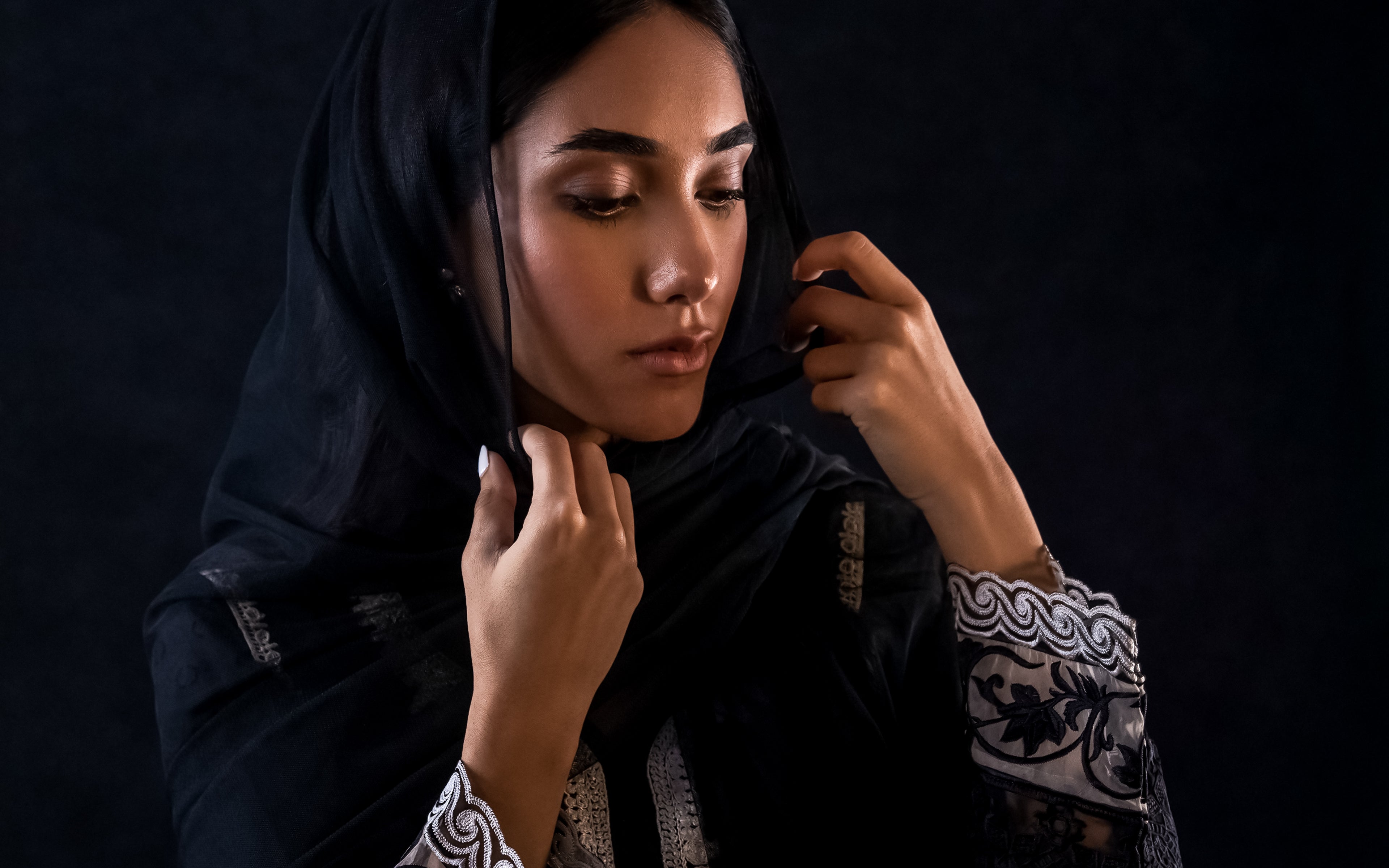 studio-shot-of-a-beautiful-young-woman-posing-2025-02-11-09-30-59-utc.jpg__PID:977f9883-cd03-4501-92a8-816c534c5284